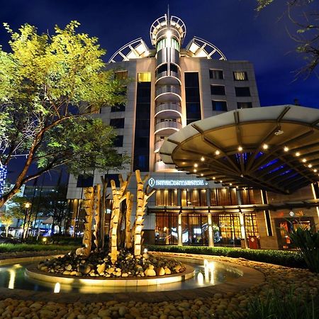 Intercontinental Johannesburg Or Tambo Airport Hotel By Ihg Kempton Park Exteriér fotografie The Royal