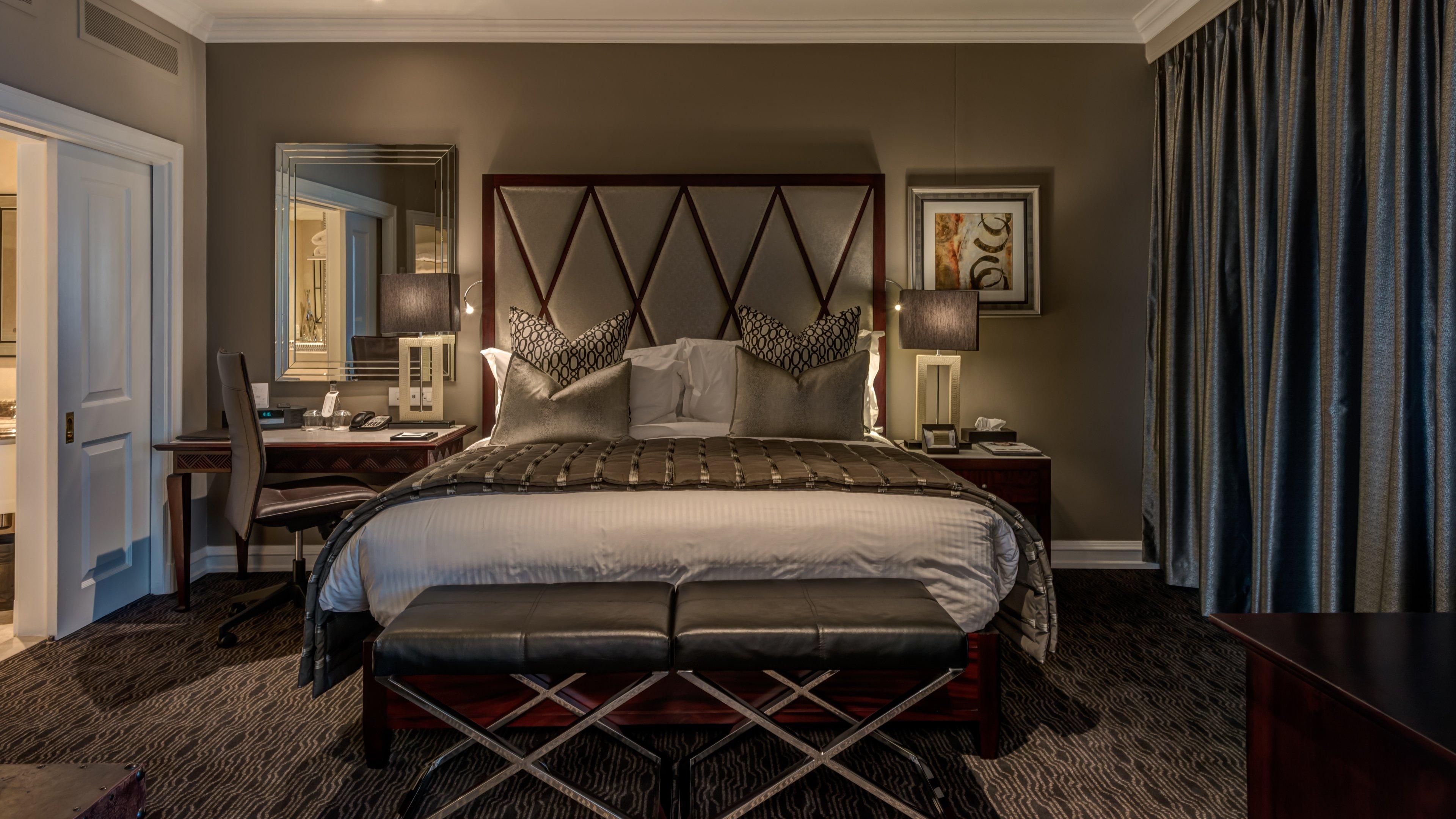 Intercontinental Johannesburg Or Tambo Airport Hotel By Ihg Kempton Park Exteriér fotografie A bedroom at The Ivy Hotel