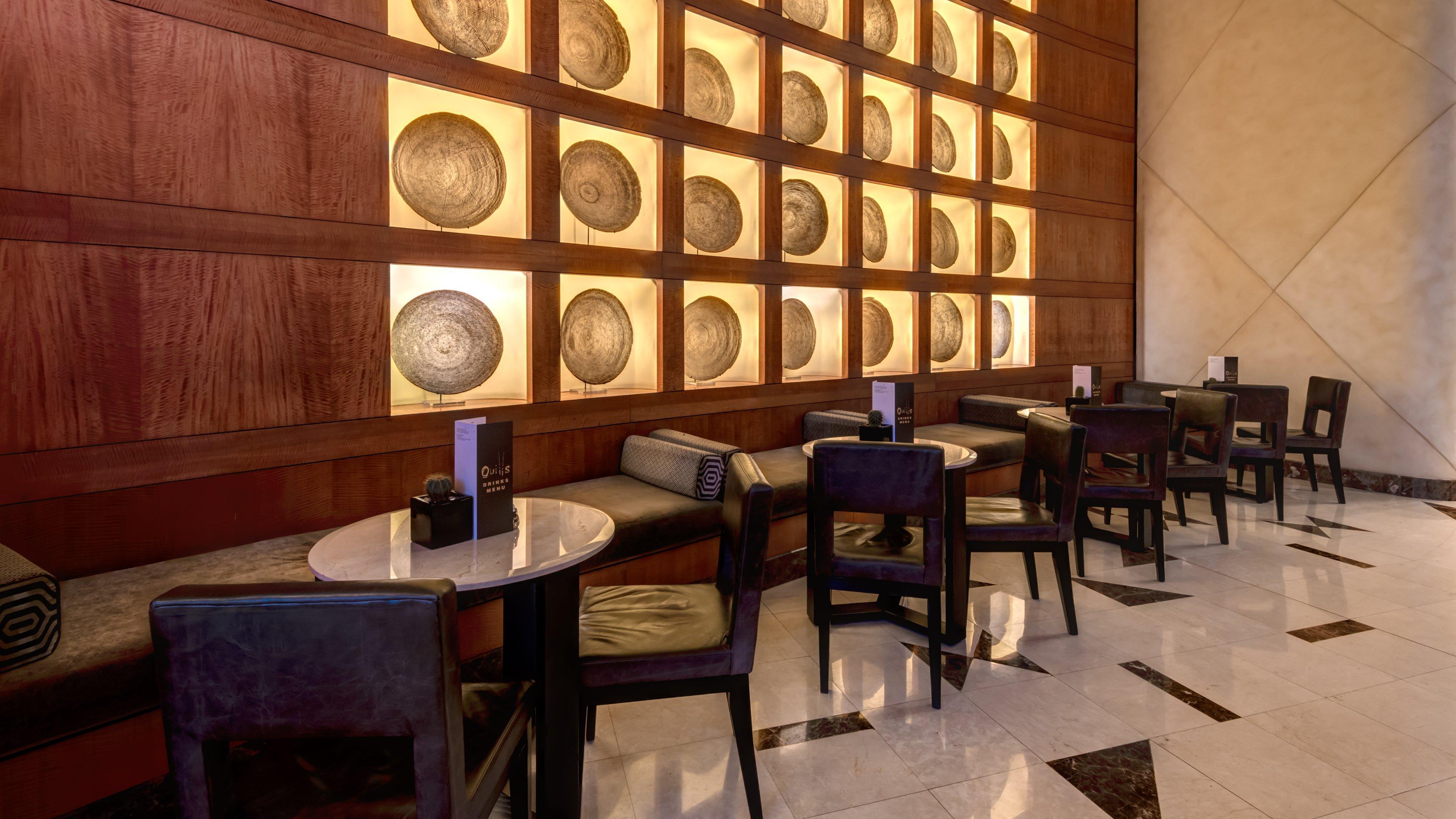 Intercontinental Johannesburg Or Tambo Airport Hotel By Ihg Kempton Park Exteriér fotografie The interior of the restaurant